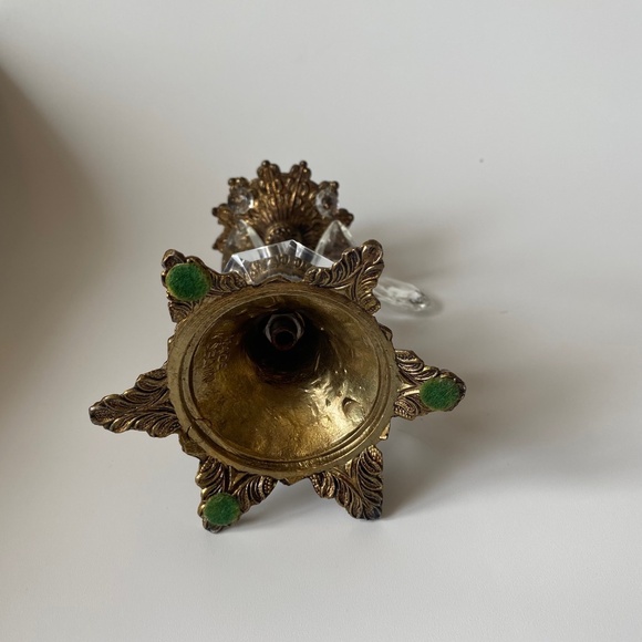 Vintage HOLLYWOOD REGENCY CANDLEHOLDER Brass and Crystal Teardrops Made in Spain - Picture 2 of 9